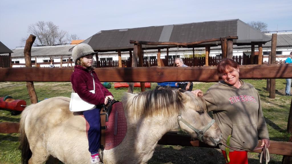 Mělník Zoopark Zelcin 빌라 외부 사진