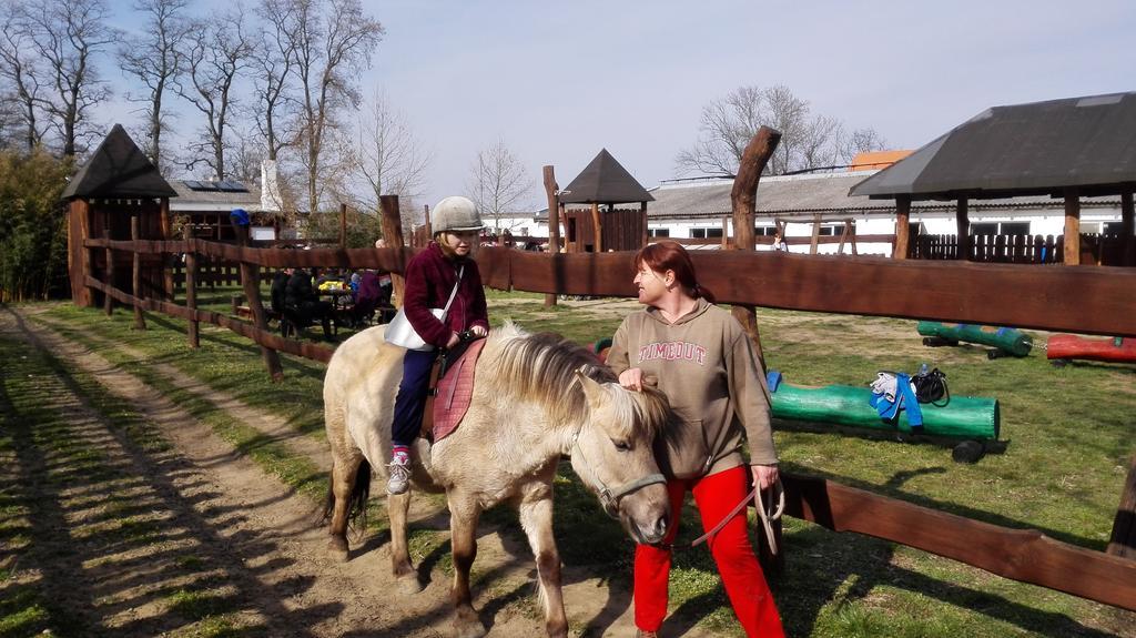 Mělník Zoopark Zelcin 빌라 외부 사진